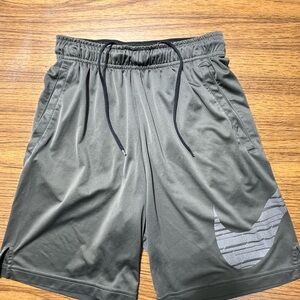 Men’s Shorts Nike  Gray Dri Fit Size Small